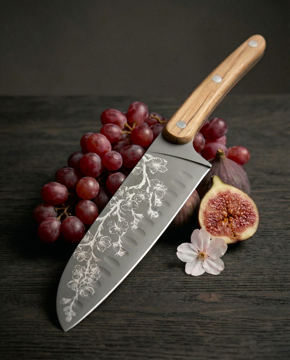 Cheffe utilisant un couteau Deejo